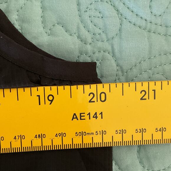 The North Face Button Down Black Womens Large Puffer Vest - Picture 9 of 9